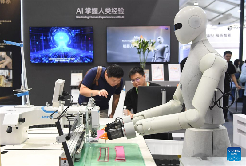 Coup d'envoi de la Conférence mondiale des robots 2026 à Beijing