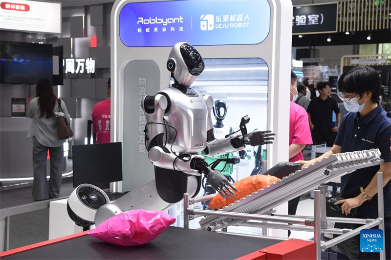 Coup d'envoi de la Conférence mondiale des robots 2026 à Beijing