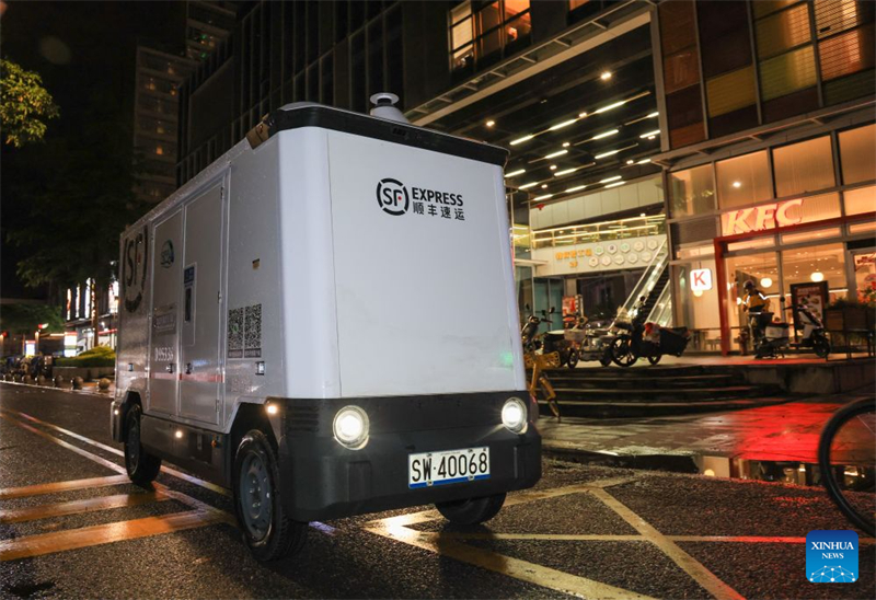 Guangdong : comment les véhicules autonomes stimulent la logistique intelligente à Shenzhen