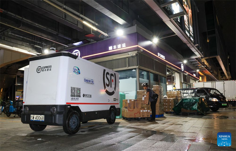 Guangdong : comment les véhicules autonomes stimulent la logistique intelligente à Shenzhen