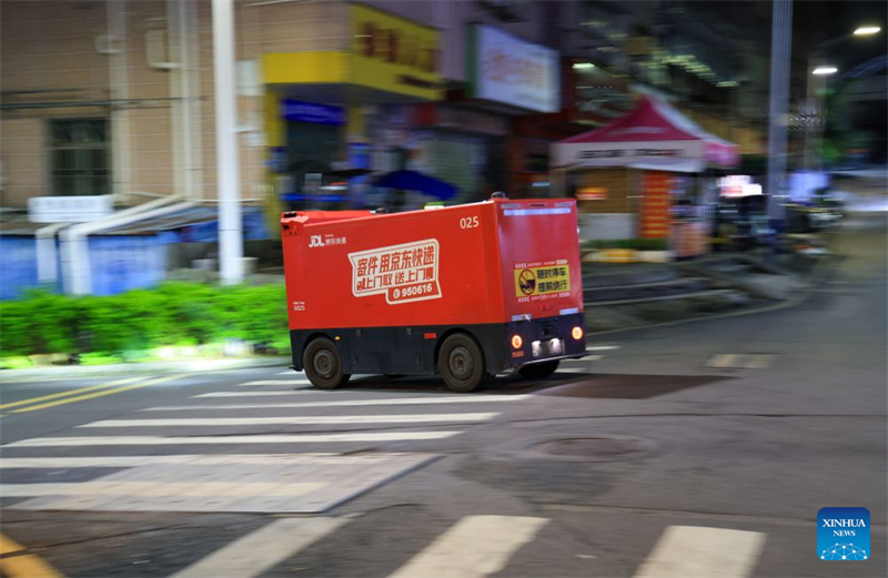 Guangdong : comment les véhicules autonomes stimulent la logistique intelligente à Shenzhen