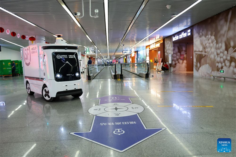 Guangdong : comment les véhicules autonomes stimulent la logistique intelligente à Shenzhen
