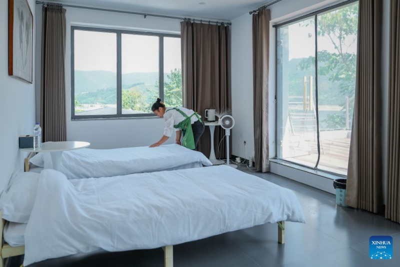 Jilin : une route nationale ouvre de nouvelles perspectives à une localité montagneuse de Sandaogou