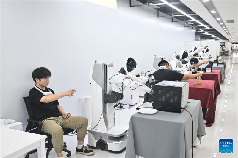 Jiangsu : un aperçu du centre de collecte de données pour robots du géant du commerce électronique JD.com de Suqian