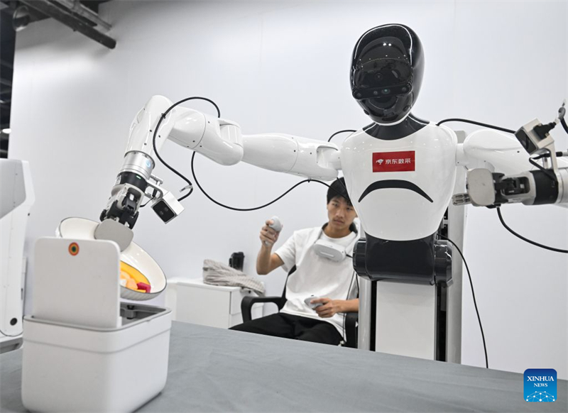 Jiangsu : un aperçu du centre de collecte de données pour robots du géant du commerce électronique JD.com de Suqian