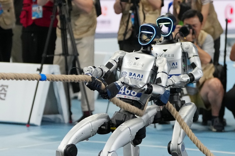 Épreuve de tir à la corde : les robots s'affrontent dans un duel d'« Hercule en acier »
