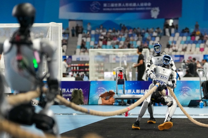 Épreuve de tir à la corde : les robots s'affrontent dans un duel d'« Hercule en acier »