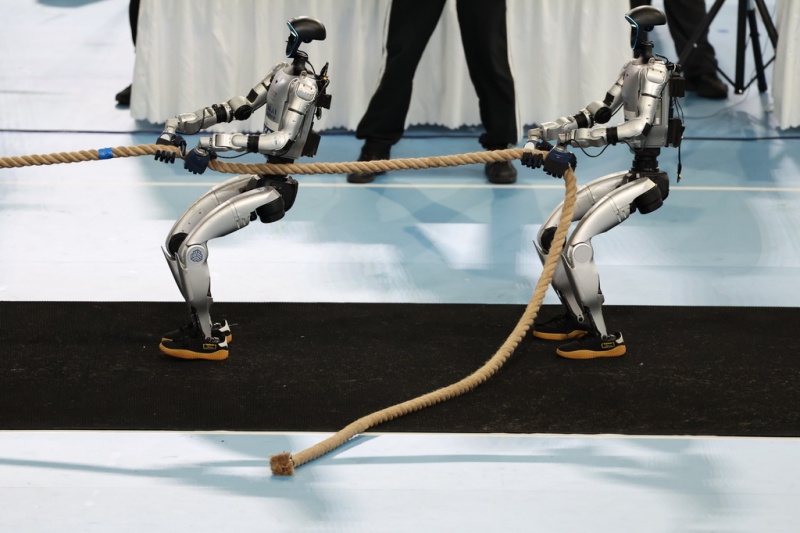 Épreuve de tir à la corde : les robots s'affrontent dans un duel d'« Hercule en acier »