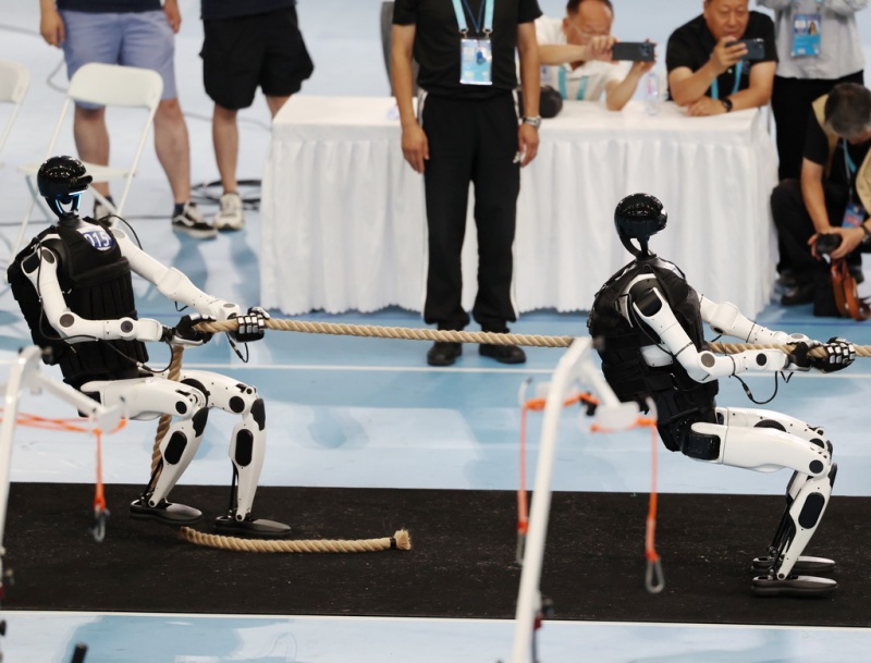 Épreuve de tir à la corde : les robots s'affrontent dans un duel d'« Hercule en acier »
