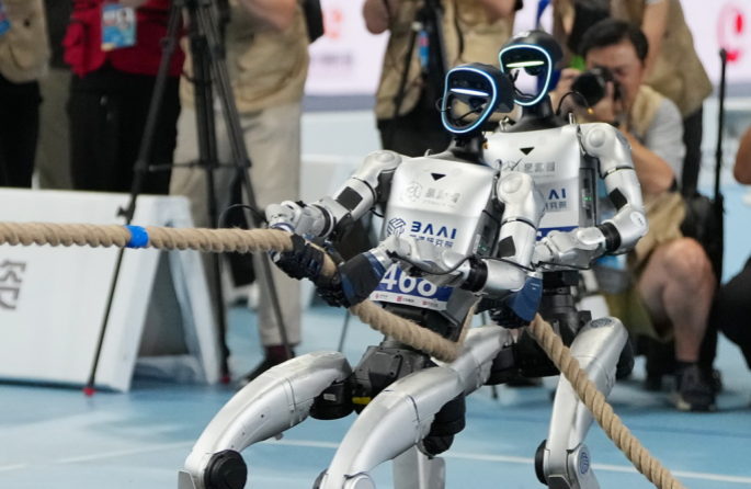 Épreuve de tir à la corde : les robots s'affrontent dans un duel d'« Hercule en acier »