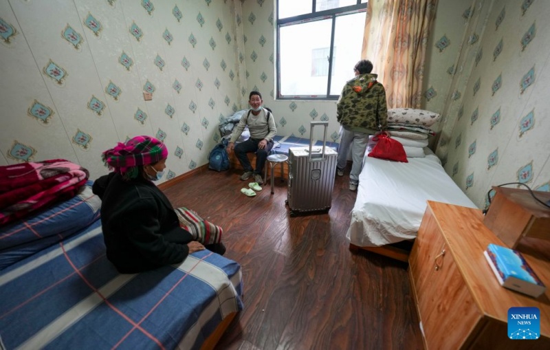 Xizang : tous les résidents et touristes touchés par une coulée de boue ont été évacués avec succès