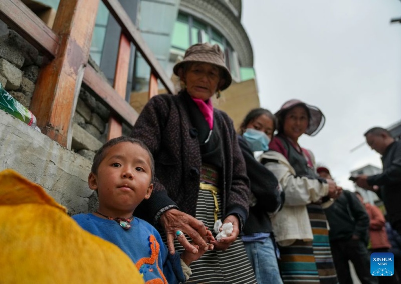 Xizang : tous les résidents et touristes touchés par une coulée de boue ont été évacués avec succès