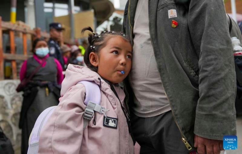 Xizang : tous les résidents et touristes touchés par une coulée de boue ont été évacués avec succès