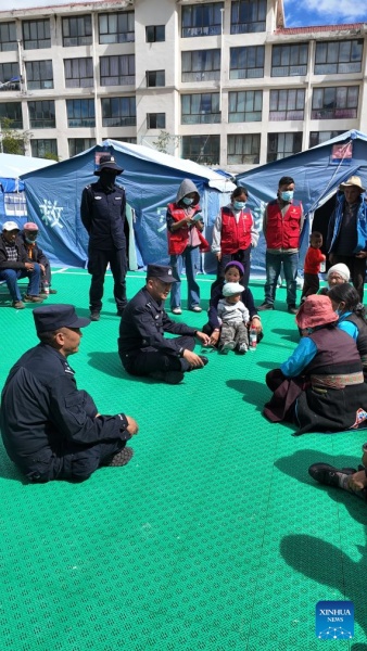Xizang : tous les résidents et touristes touchés par une coulée de boue ont été évacués avec succès