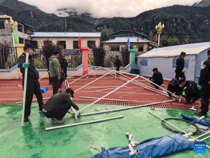 Xizang : tous les résidents et touristes touchés par une coulée de boue ont été évacués avec succès