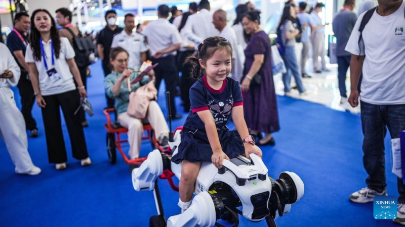 Guizhou : des technologies de pointe présentées à l'Exposition internationale de l'industrie des mégadonnées de Chine 2026 à Guiyang