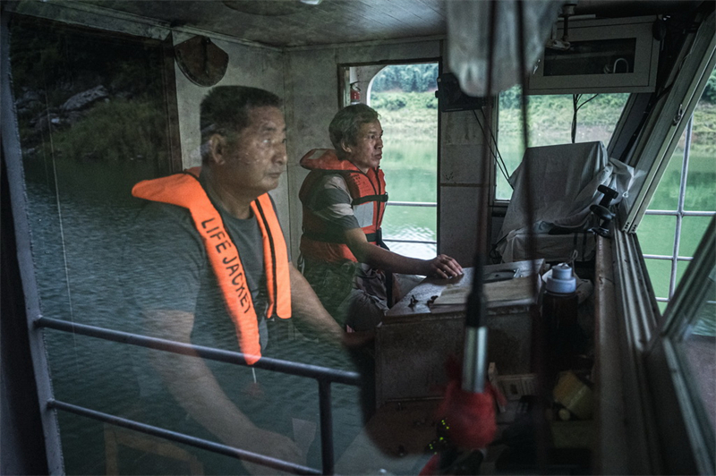 Le « bateau-bus scolaire » assure la sécurité des élèves pour l'école en zone montagneuse