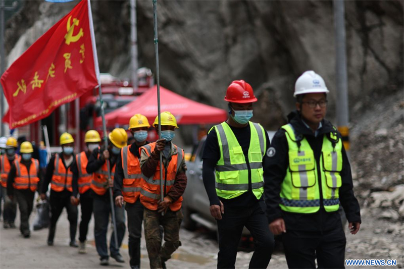 L'accès routier rétabli vers le poste frontalier touché par une coulée de boue au Xizang