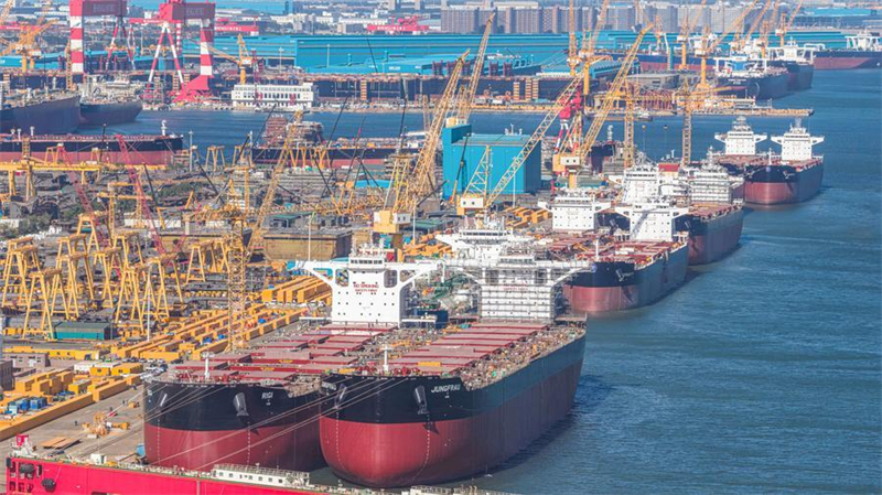 Un aperçu de l'« usine du futur » de construction navale à Dalian