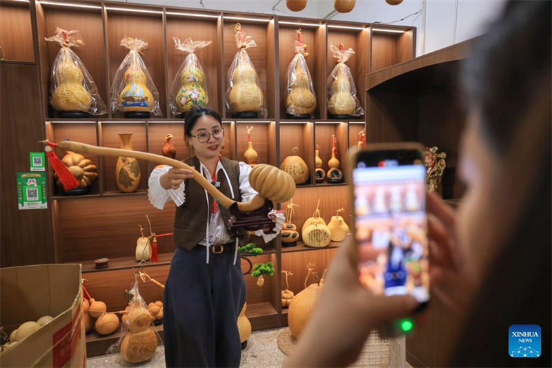 Shandong : l'industrie de la calebasse prospère à Liaocheng
