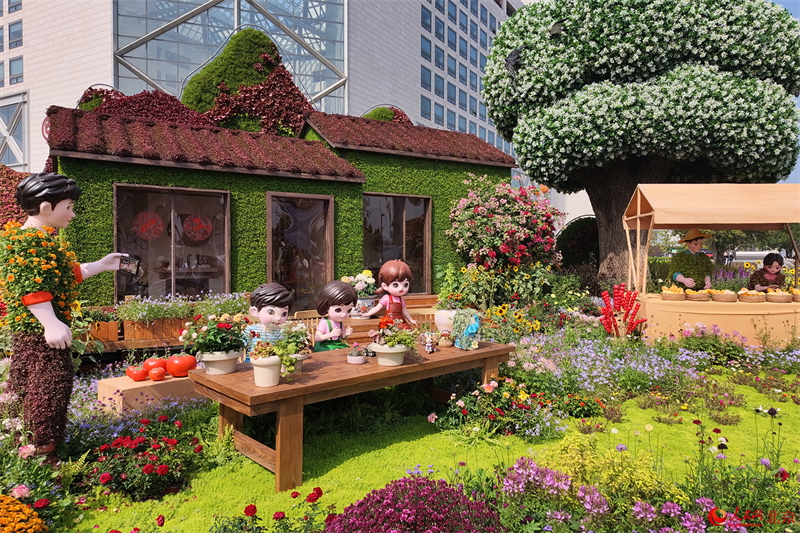Dix séries d'expositions florales en 3D dévoilées le long de l'avenue Chang'an à Beijing