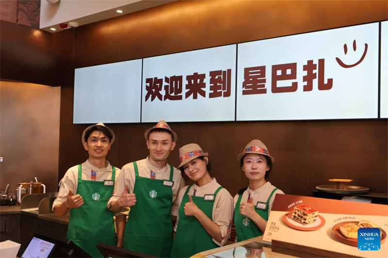 Starbucks étend sa présence en Chine avec ses débuts au Xinjiang
