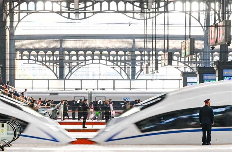 Les chemins de fer chinois connaissent un pic de retours de vacances, sur fond de marché touristique dynamique