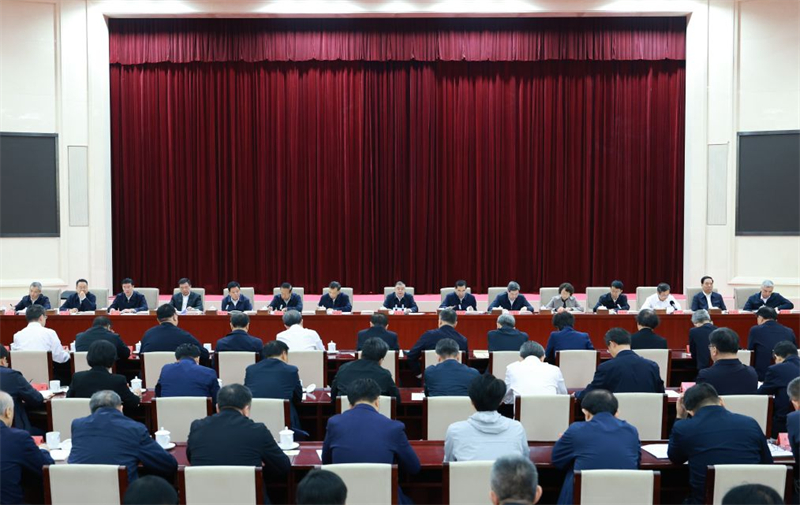 Tenue d'un symposium consacré à l'étude des œuvres de Xi Jinping sur la culture