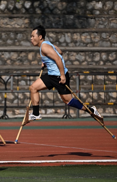 Guangxi : des sports traditionnels des minorités ethniques passionnants et hauts en couleur à Liuzhou