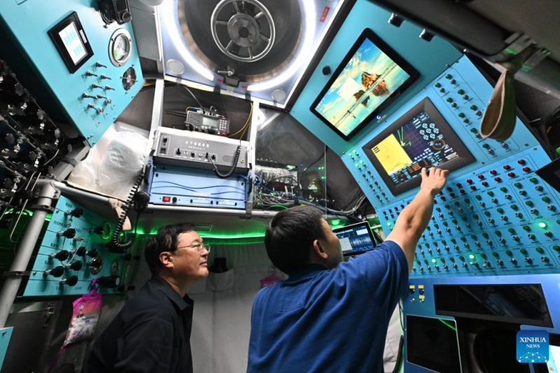 Le submersible habité chinois Jiaolong réalise sa 470e plongée en grande profondeur dans le Pacifique ouest