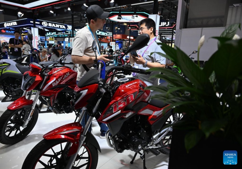 Guangdong : la participation des acheteurs étrangers à la première phase de la Foire de Canton atteint un niveau record