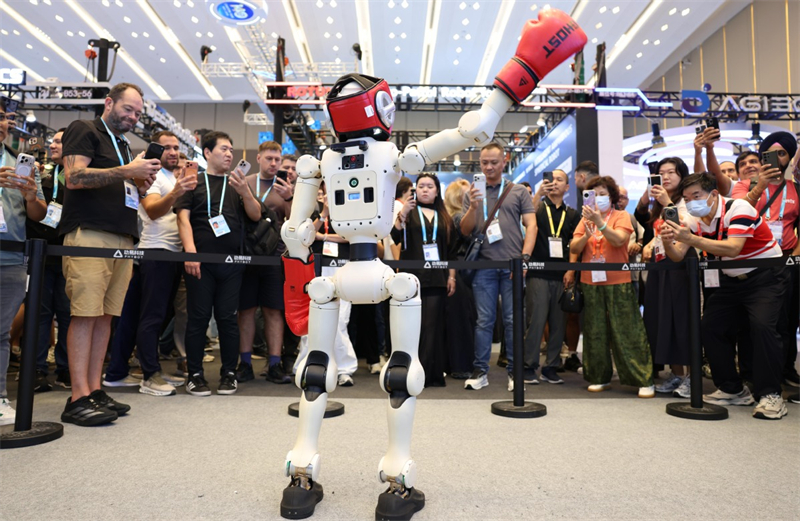 Guangdong : la 140e Foire de Canton met à l'honneur les technologies de pointe