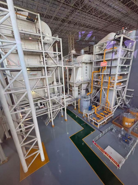 Photo de l'intérieur de l'usine de transformation de déchets en énergie du parc écologique énergétique de Longgang, à Shenzhen, dans la province du Guangdong (sud de la Chine). (RAKOTONIRINA ZO LALAINA/Le Quotidien du Peuple en ligne)