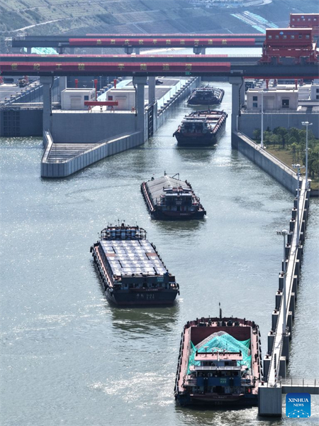 Guangxi : le volume de fret transporté sur le canal de Pinglu a dépassé 1 million de tonnes