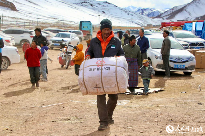 Xizang : les efforts de relogement dans la zone sinistrée par un séisme s'accélèrent à Baqen