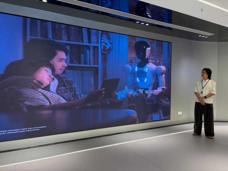 Vidéo de présentation d'un robot de X Square Robot destiné à l’assistance à domicile (RAKOTONIRINA ZO LALAINA/Le Quotidien du Peuple en ligne)