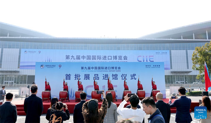 Arrivée à Shanghai du premier lot d'objets exposés pour la 9e édition de la CIIE