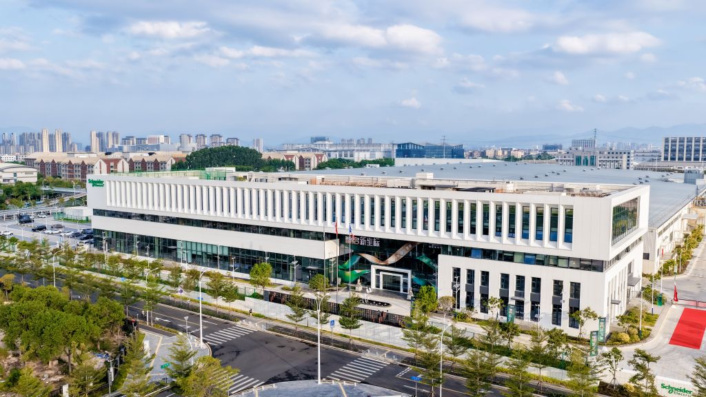 Mise en service d'un site de production de Schneider Electric en Chine