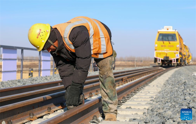 Heilongjiang : fin de la pose des voies sur le grand pont de Tongjiang