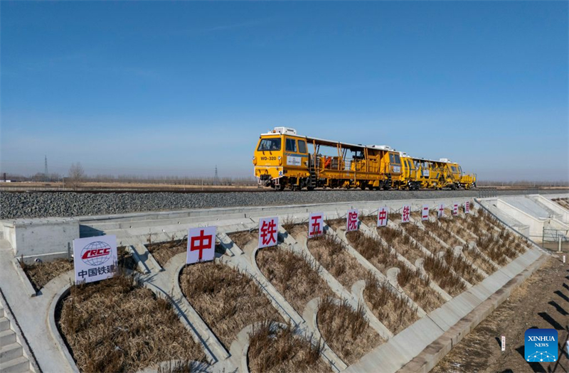 Heilongjiang : fin de la pose des voies sur le grand pont de Tongjiang