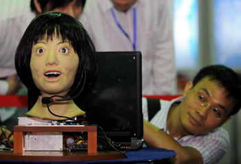 Des robots intellectuels r&eacute;v&egrave;lent leurs savoir-faire