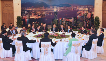 Le Premier ministre chinois discute de la crise financière lors  d\'un petit déjeuner avec des chefs d\'Etat