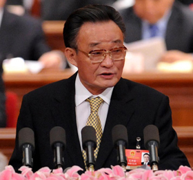 La Chine ne peut pas copier le système politique occidental, dit le président du parlement