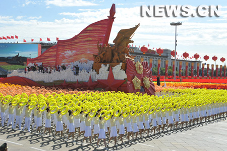 Le défilé civil sur la place Tian\'anmen 