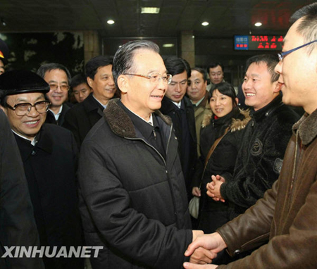 Visite du Premier ministre chinois dans une province frappée par les intempéries 