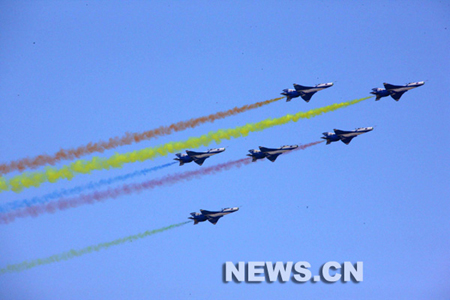 Chine: démonstration aérienne pour le 60e anniversaire des forces aériennes de l'APL