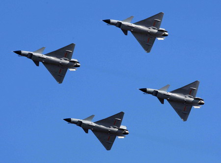 Photos: démonstration aérienne pour le 60e anniversaire des forces aériennes de l'APL 