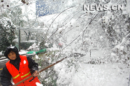 Chine: les fortes chutes de neige affectent plus d'un million de personnes 