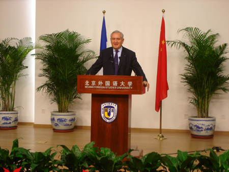 Jean Pierre Raffarin : le redressement de la Chine est une renaissance plutôt qu'une émergence