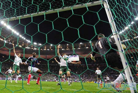 Coupe du Monde : la France s'est qualifiée avec un but litigieux